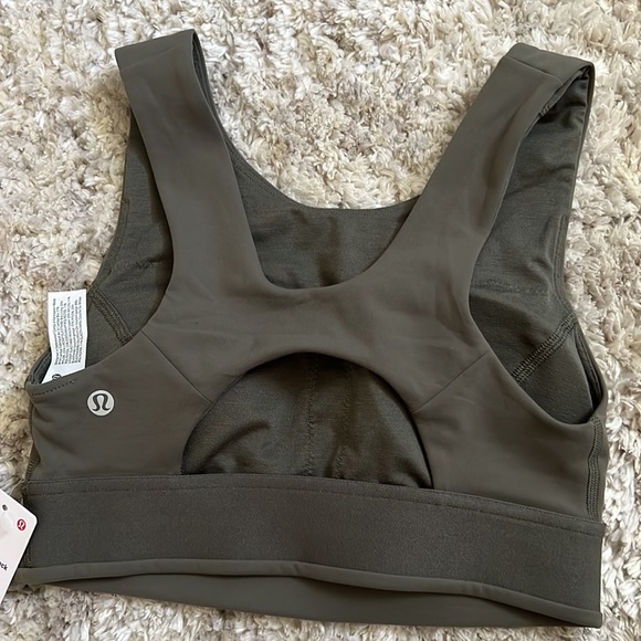 Everlux High-Neck Back-Keyhole Train Bra - Picture 7 of 11